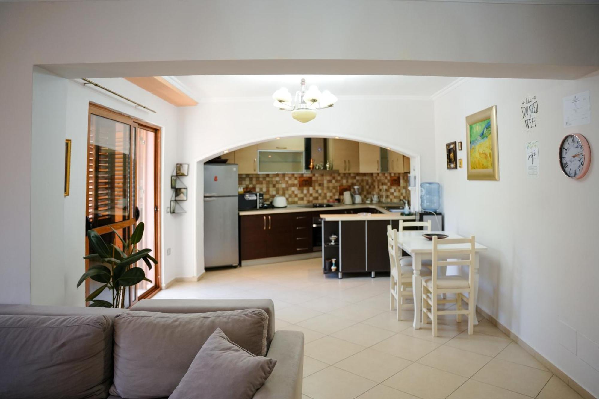 Tirana Centre Lions Gate 1 Apartment Экстерьер фото