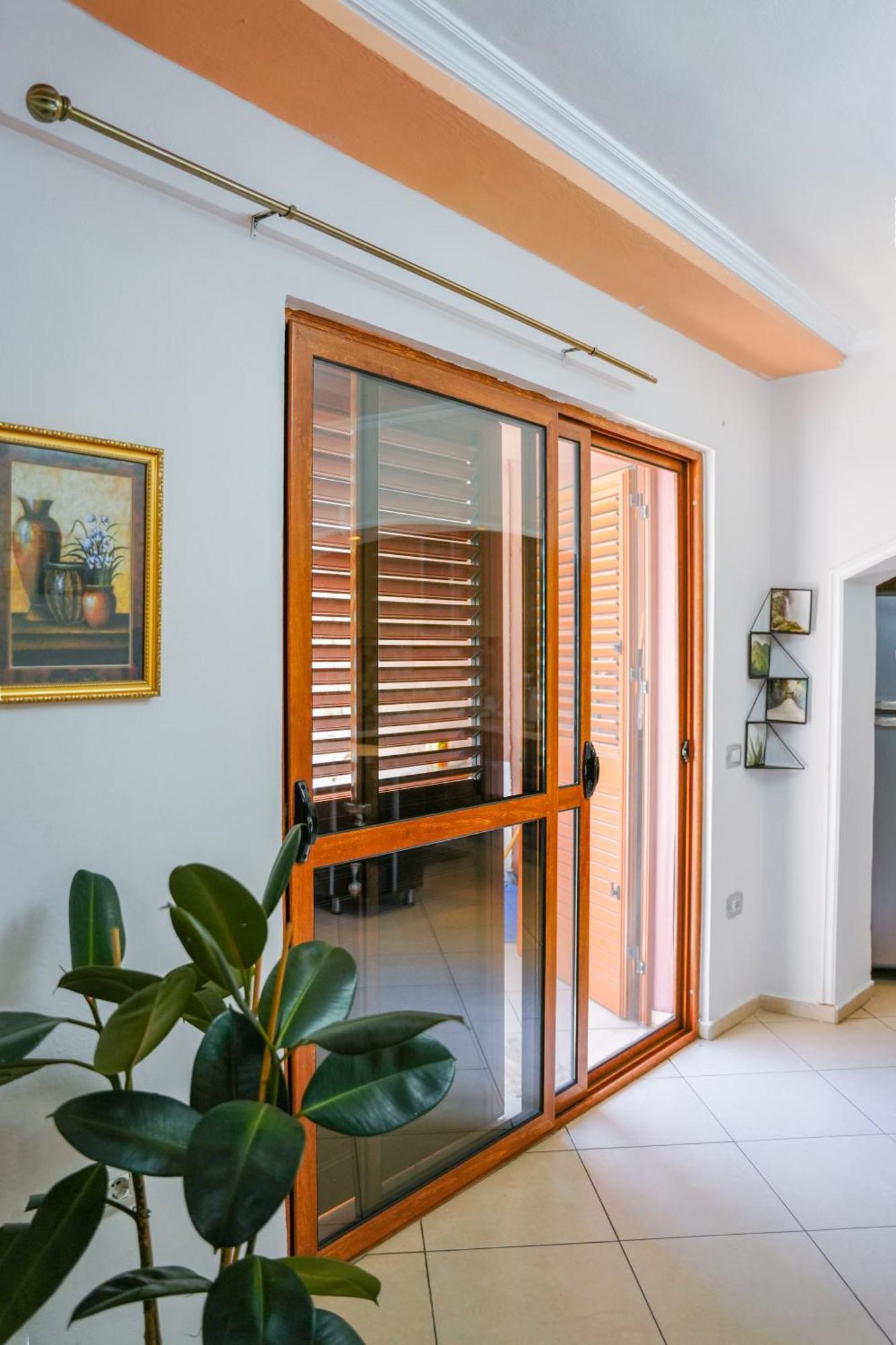Tirana Centre Lions Gate 1 Apartment Экстерьер фото