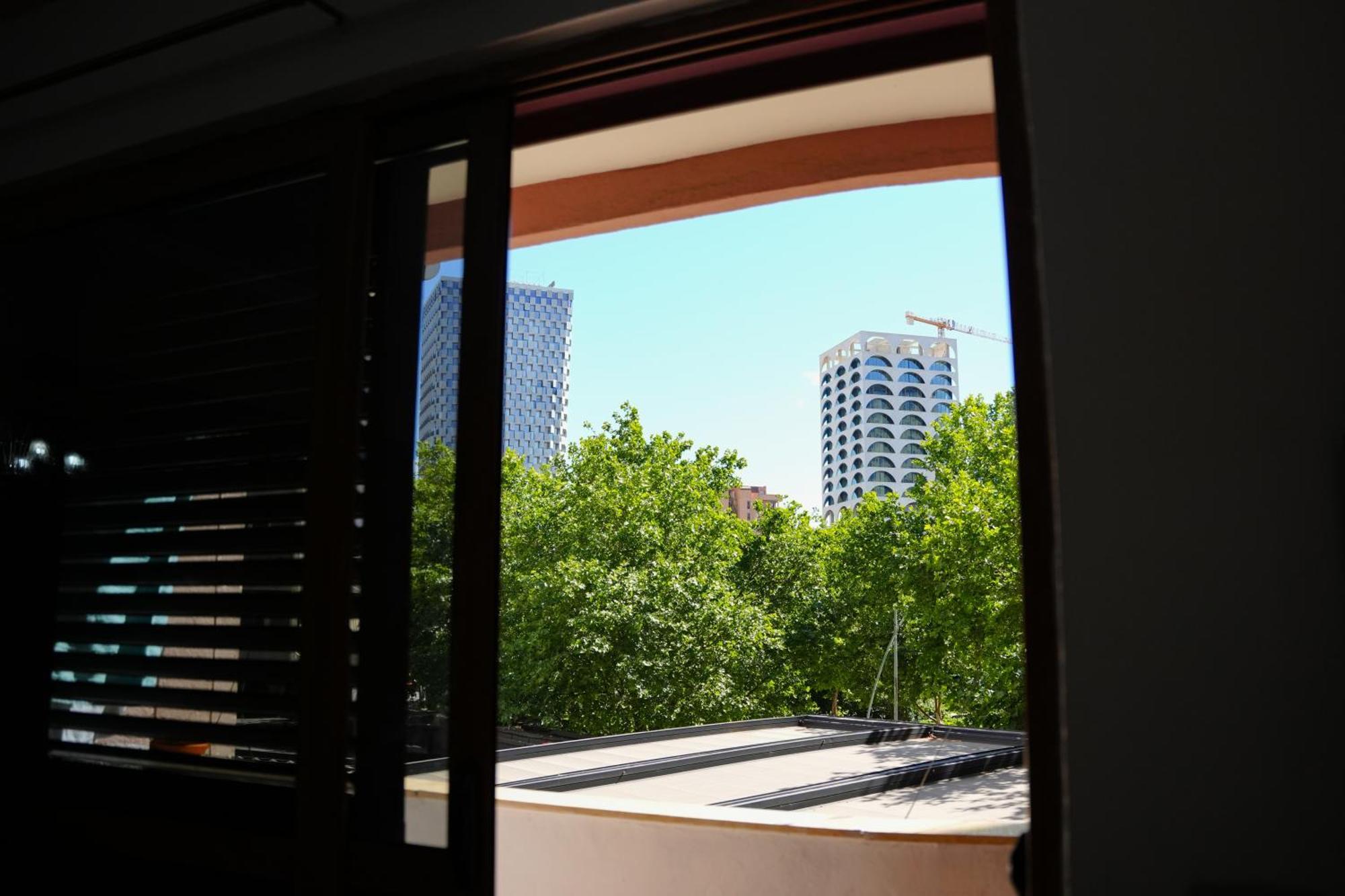 Tirana Centre Lions Gate 1 Apartment Экстерьер фото
